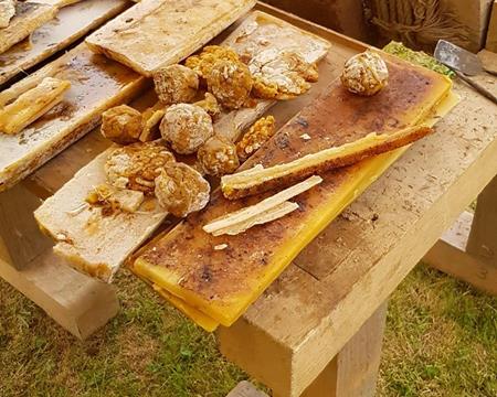 Guss einer Bienenkorbglocke in Stolzemburg